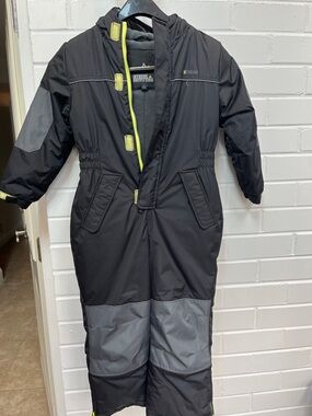 Xtreme Outfitters Kids Black & Gray Insulated Puffer Snowsuit